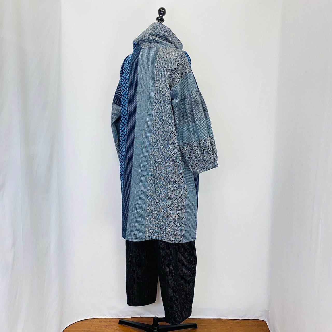 222083 ロールネック袖タックプルオーバー(ワイド) 安曇野大島紬柄(花)