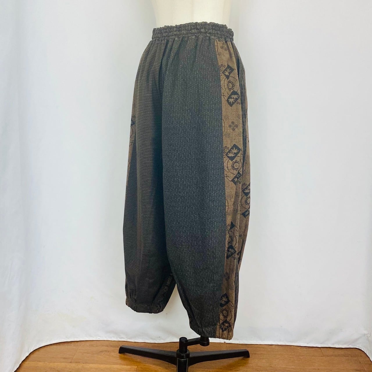 225043 ゆったりタックパンツ 4カラー 安曇野染絣 大島紬柄