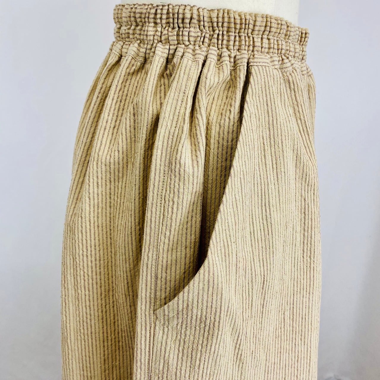 245010 ストレスフリーワイドパンツ(短丈)2カラー 遠州織り 逆スラブストライプ うすで