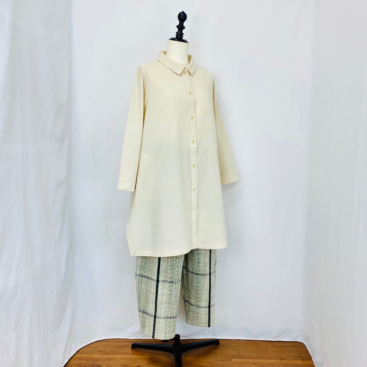 243040 ダーツAラインブラウス 2カラー 遠州織り 綿シルク楊柳