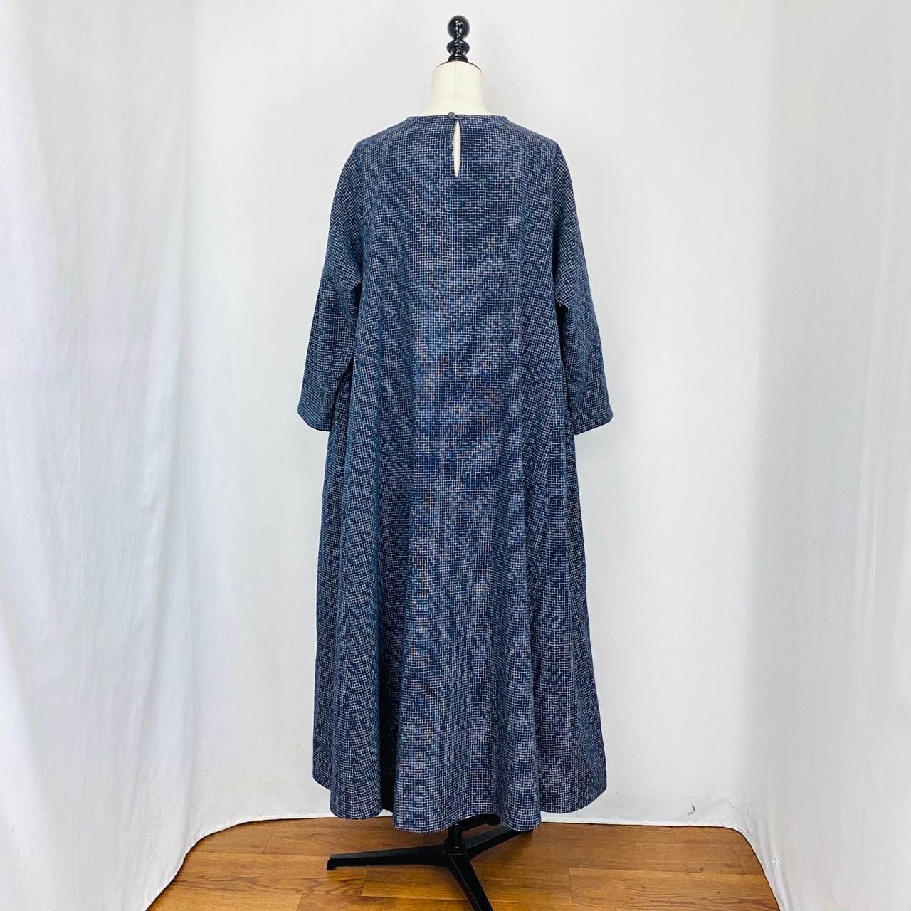 242011-2 サイドギャザーワンピース 遠州織物 紺たてよこ絣