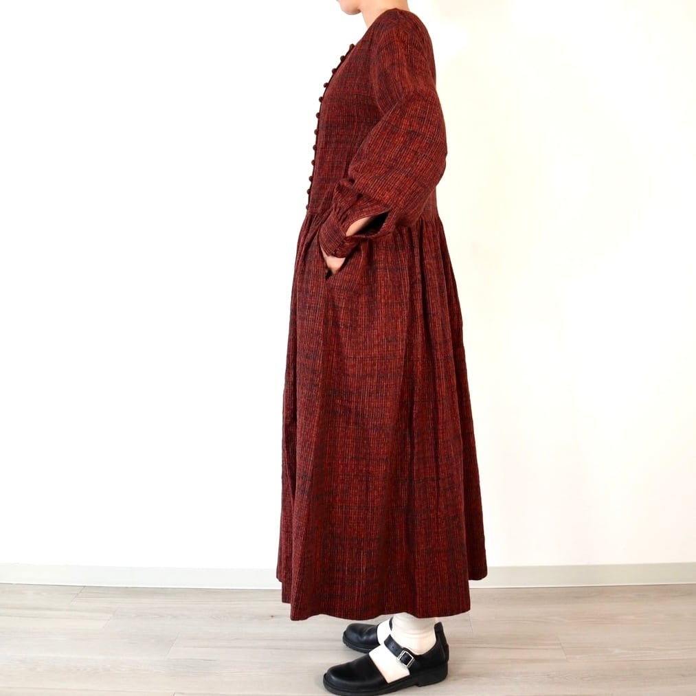 【特別企画デザイン】クルミ釦タックワークフレアーワンピース 3カラー 遠州織り 逆スラブ