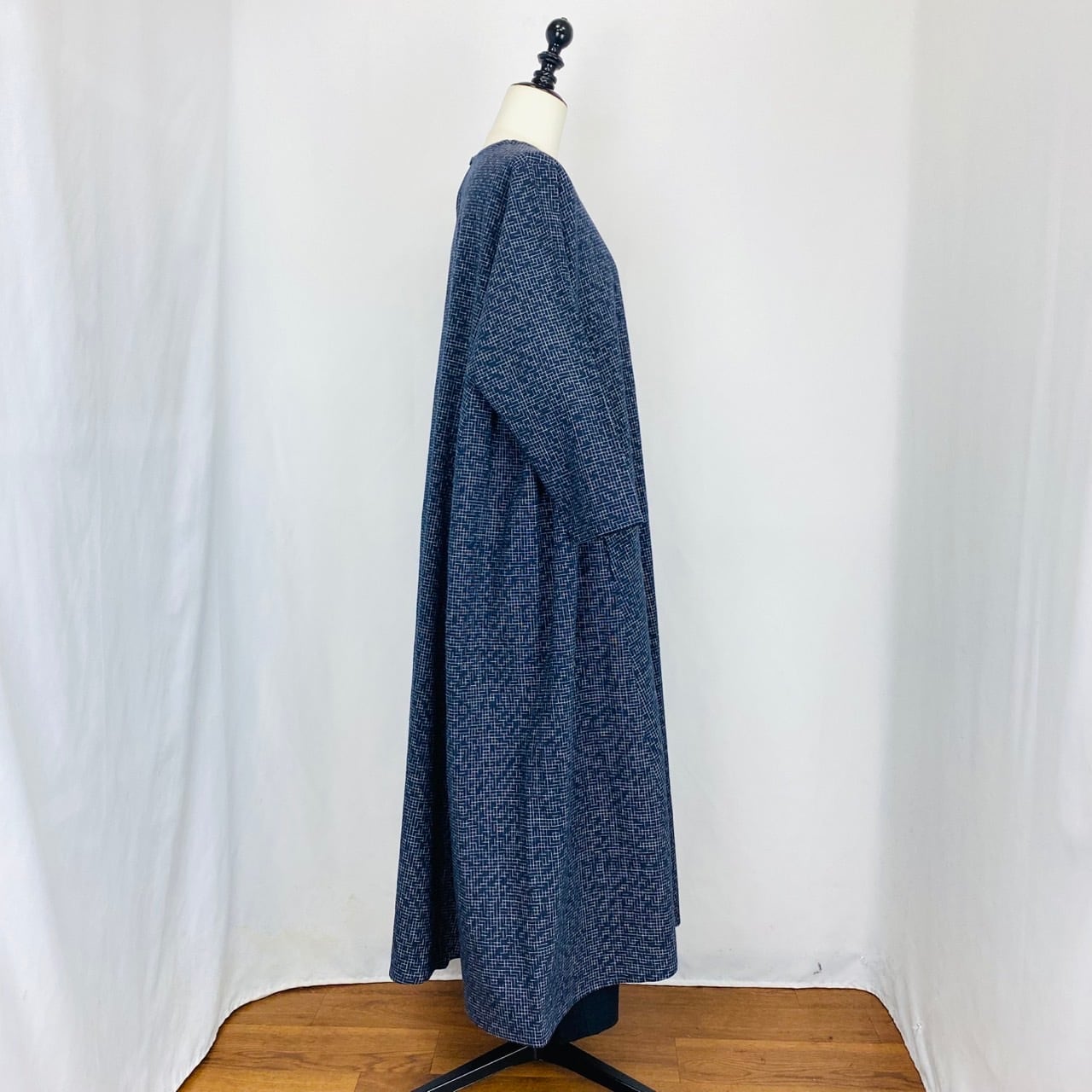 242011-2 サイドギャザーワンピース 遠州織物 紺たてよこ絣