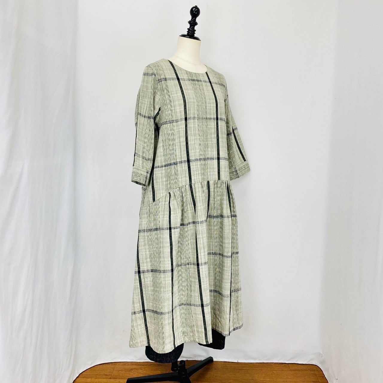【再販】232041 ローウエスト切替ギャザーワンピース 2カラー 遠州織り 逆スラブ絣格子