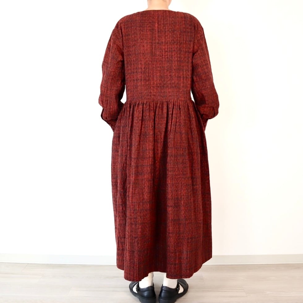 【特別企画デザイン】クルミ釦タックワークフレアーワンピース 3カラー 遠州織り 逆スラブ