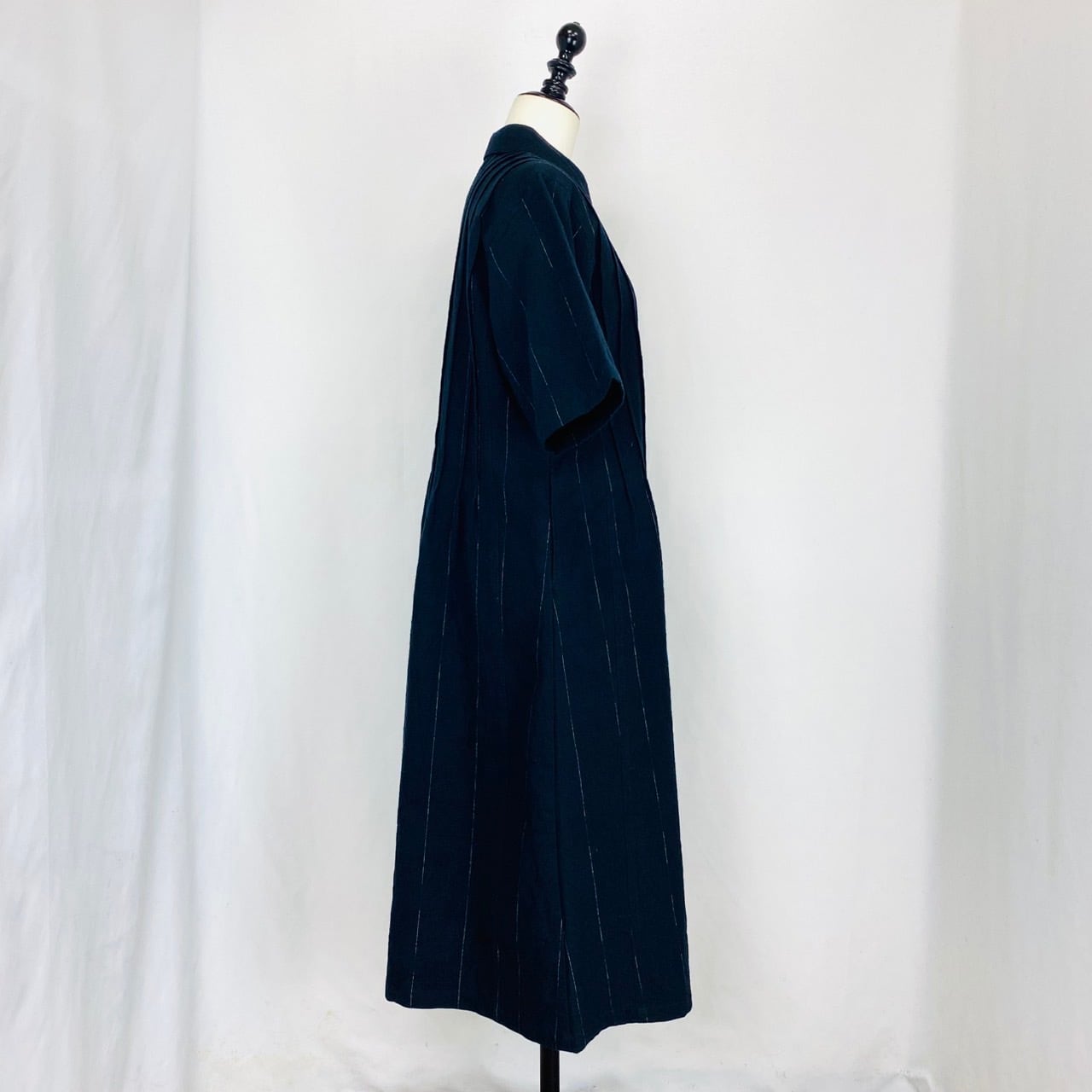 252071 ピンタックのワンピース 半袖 3カラー 遠州織物 厚手ストライプ