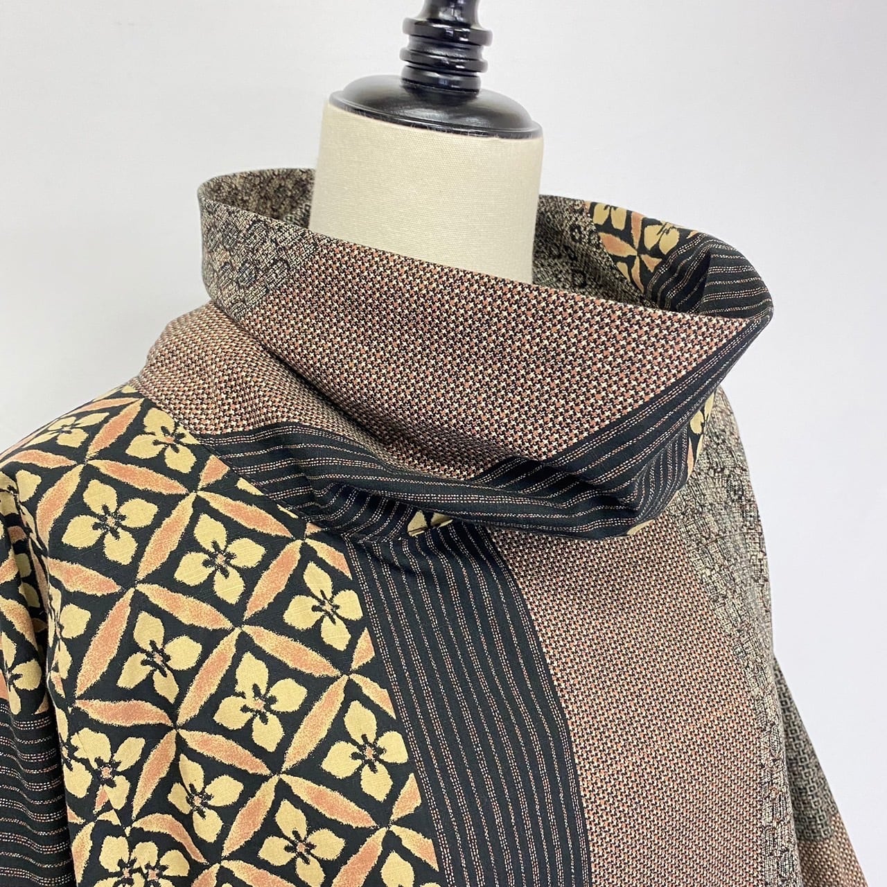 222083 ロールネック袖タックプルオーバー(ワイド) 安曇野大島紬柄(花)