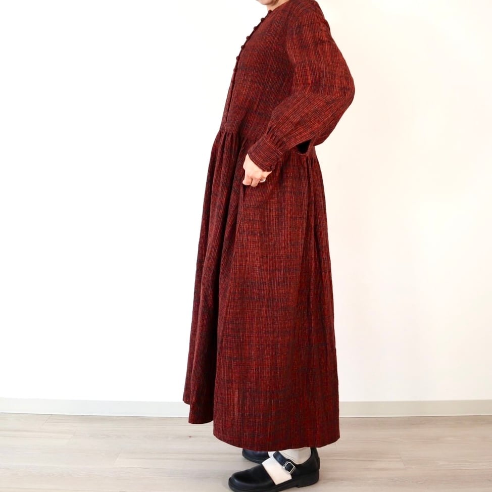 【特別企画デザイン】クルミ釦タックワークフレアーワンピース 3カラー 遠州織り 逆スラブ