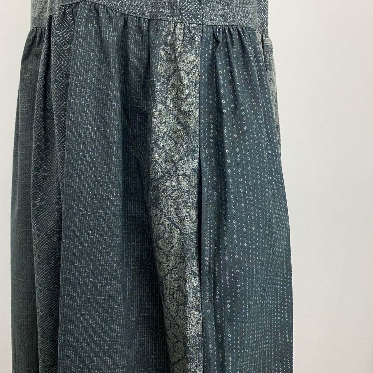 225043 ゆったりタックパンツ 4カラー 安曇野染絣 大島紬柄