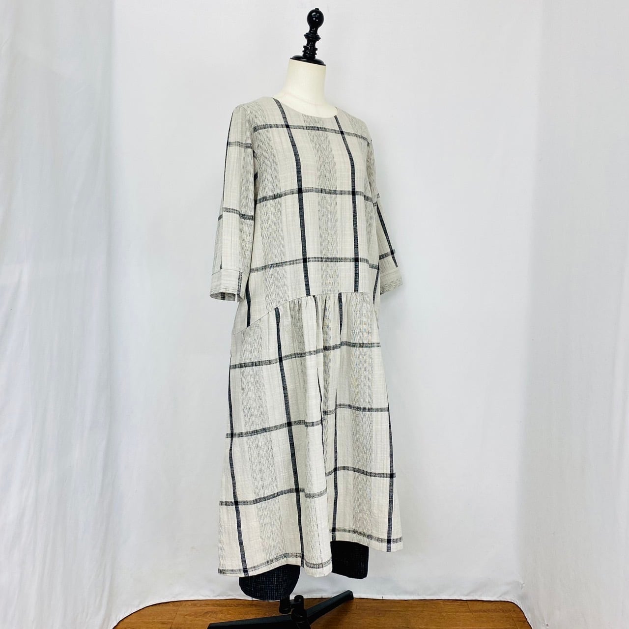 【再販】232041 ローウエスト切替ギャザーワンピース 2カラー 遠州織り 逆スラブ絣格子