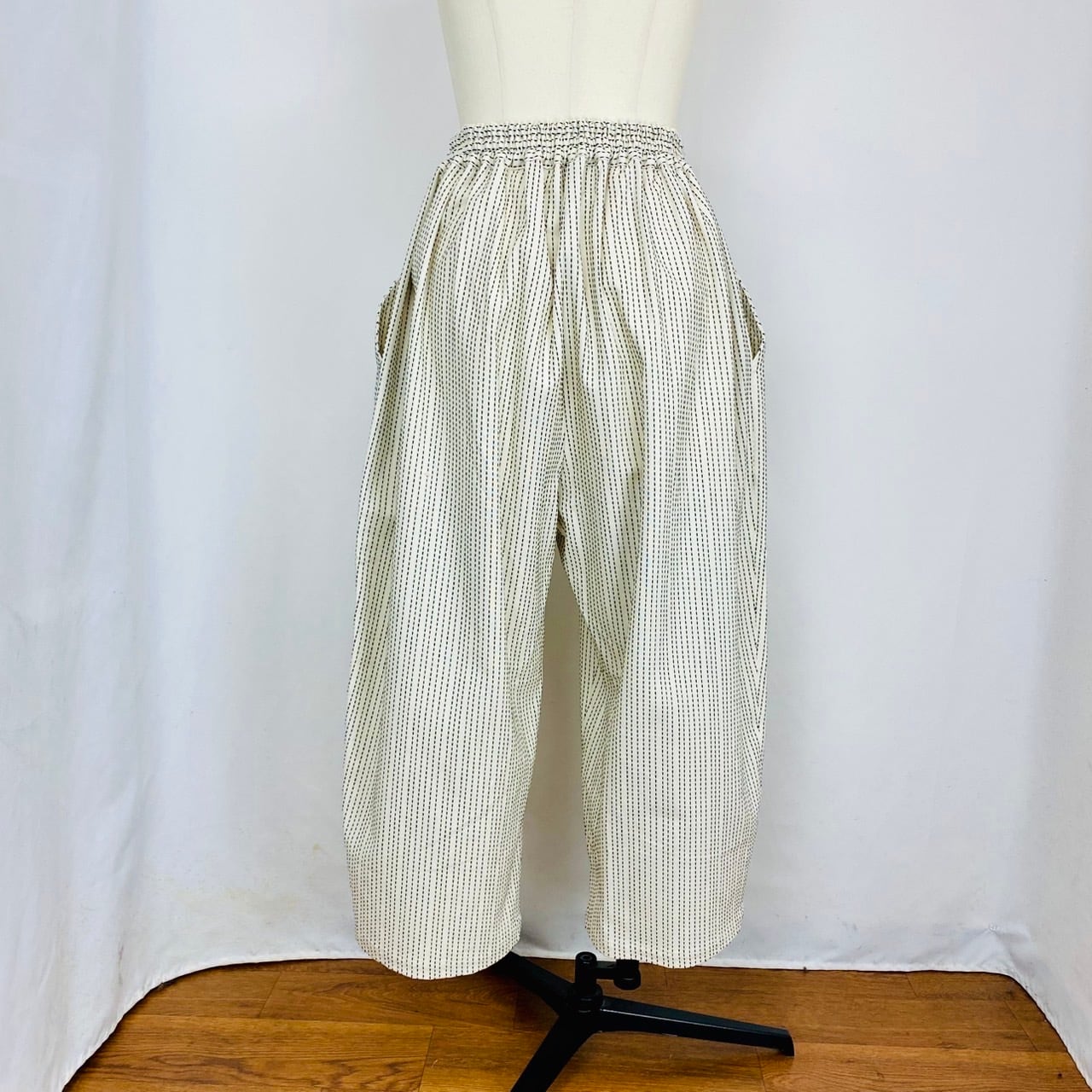 235043 ストレスフリーパンツ ショート丈 2カラー 安曇野木綿 刺し子