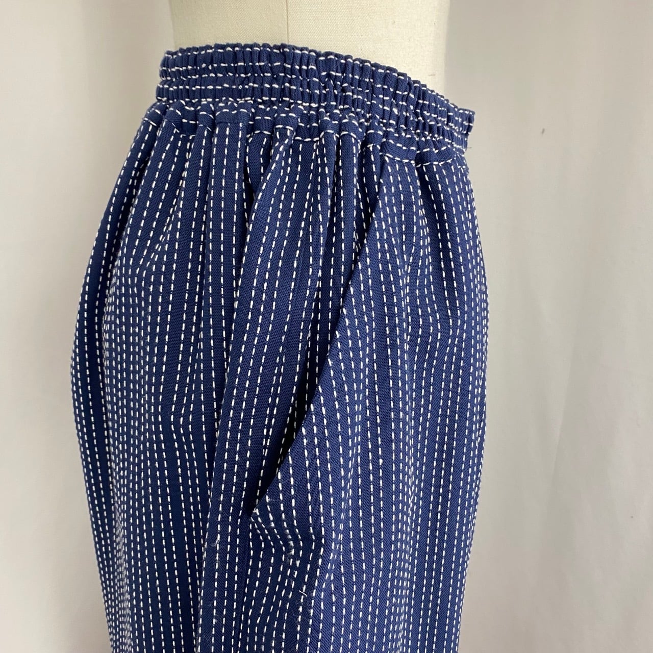 235043 ストレスフリーパンツ ショート丈 2カラー 安曇野木綿 刺し子