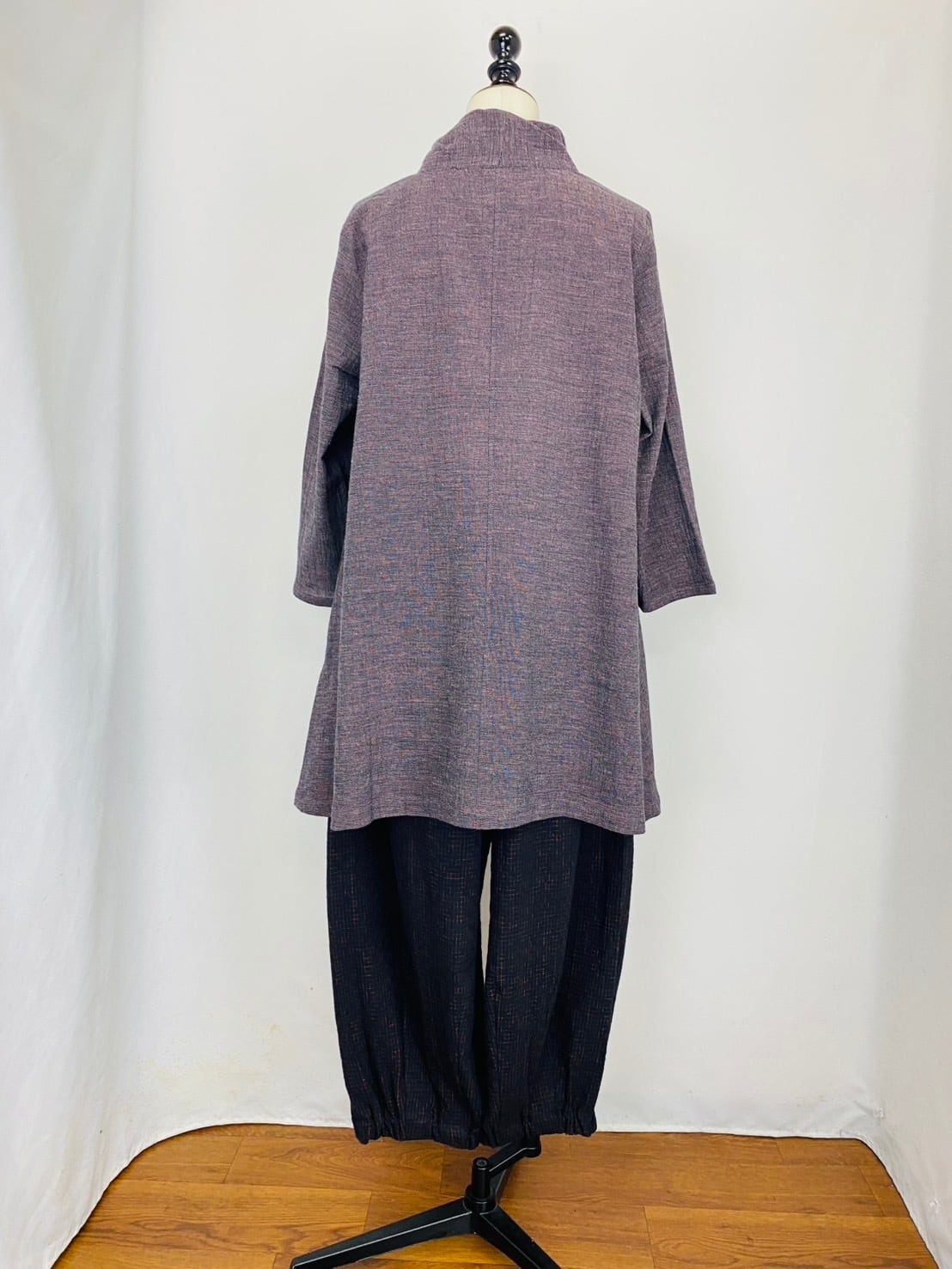 252101 ひねり襟のチュニック 遠州織物 先染め楊柳