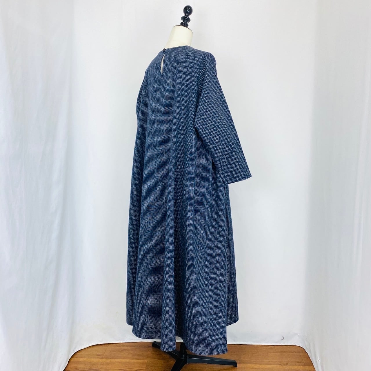 242011-2 サイドギャザーワンピース 遠州織物 紺たてよこ絣