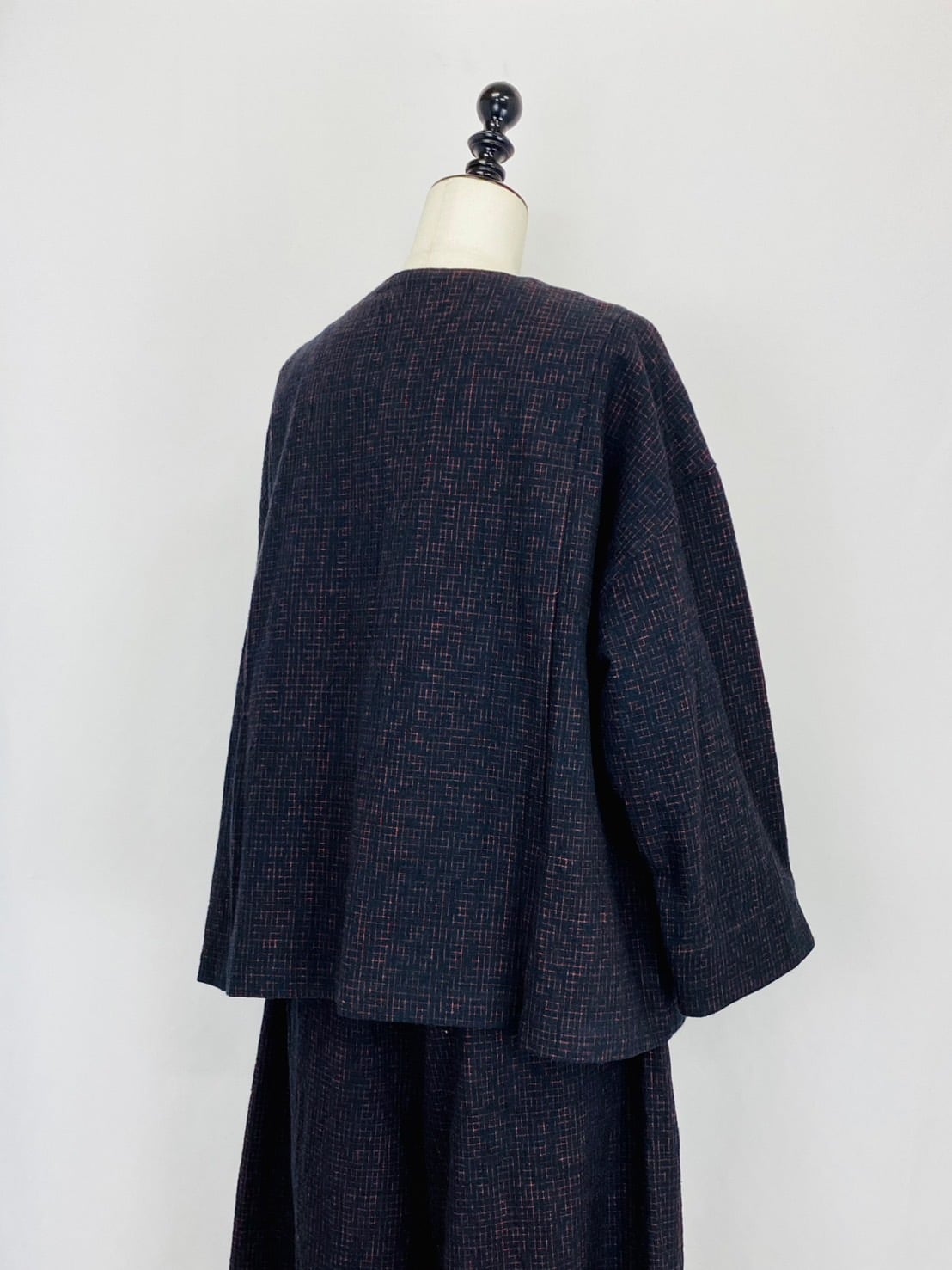 251021-6 ノーカラーショートジャケット 遠州織物 たてよこ絣