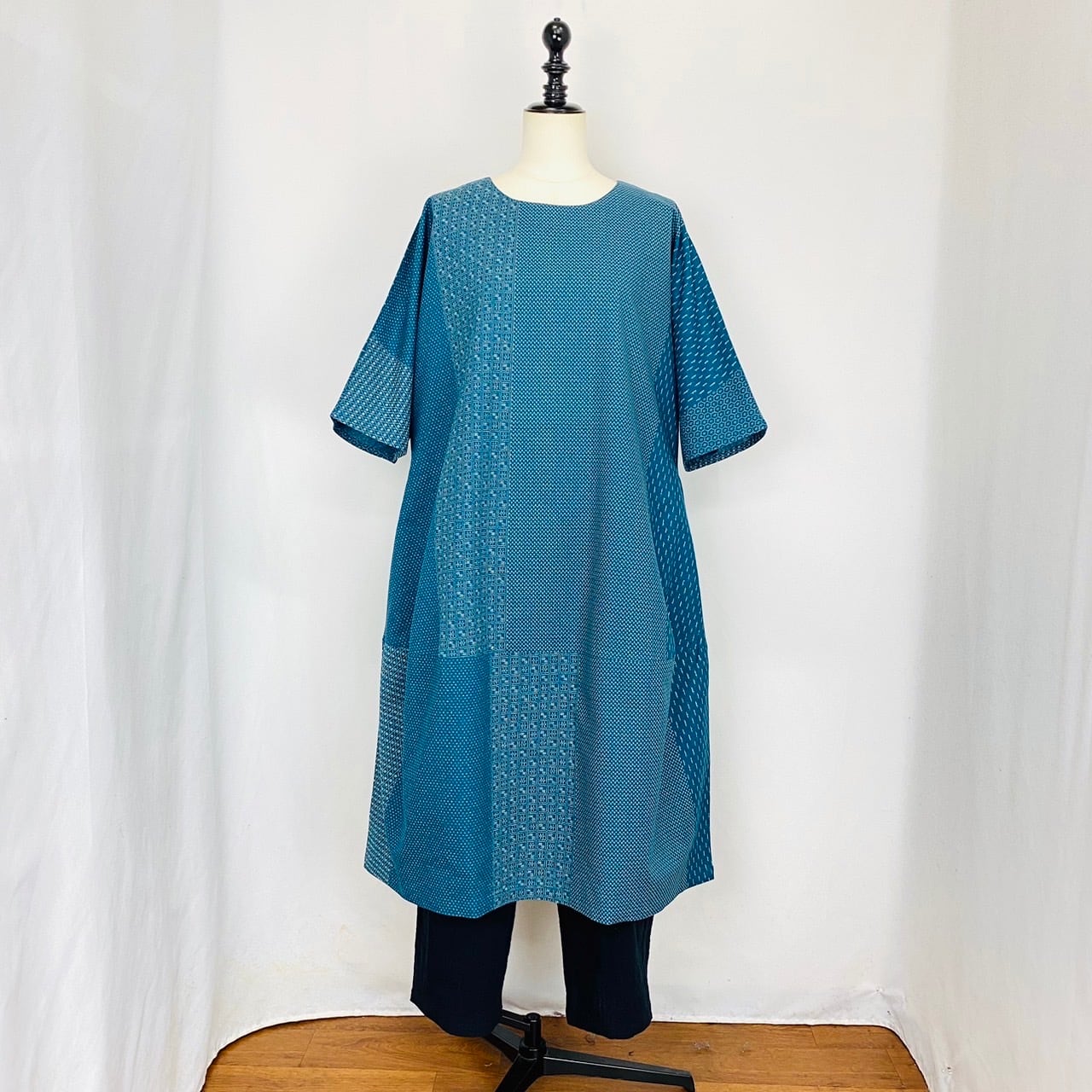 2320133 切替えビッグワンピース 2カラー 安曇野染め 絣ボーダー