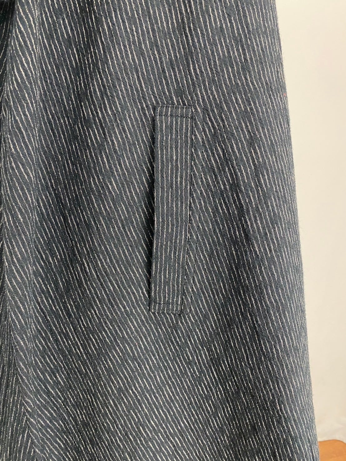 212031 Vネックの台形ワンピース 2カラー 遠州織物 みじん絣楊柳