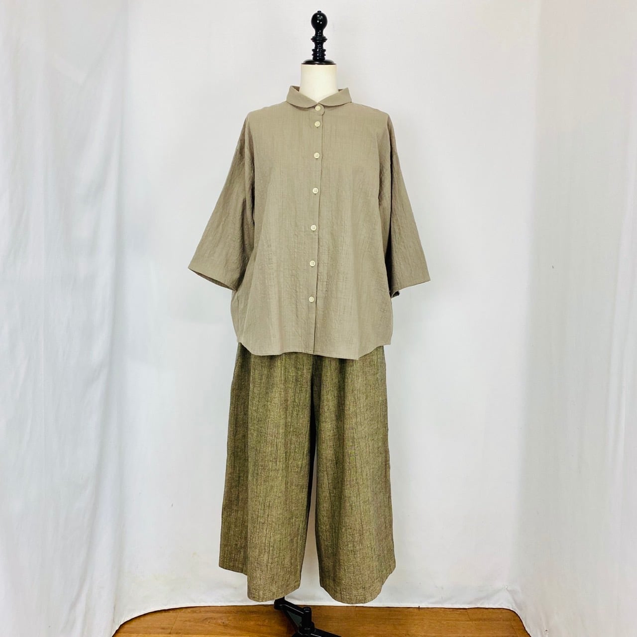 SU19102 丸襟ゆったりブラウス 遠州織物 逆スラブうすで