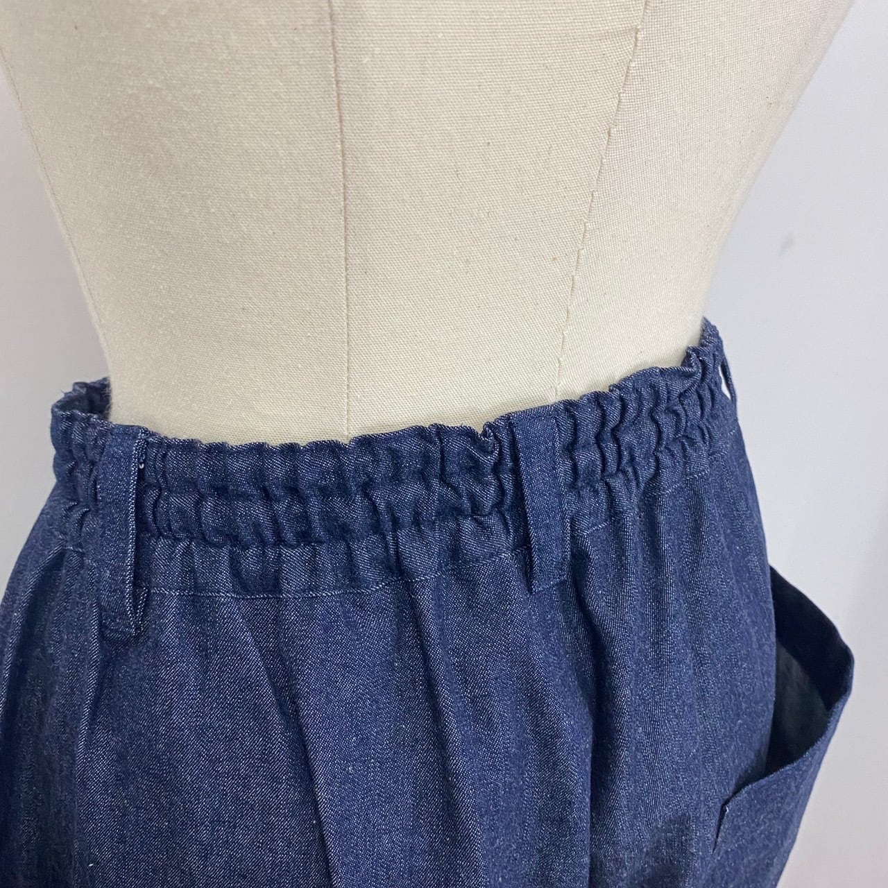 245037 大きな後ろポケットのパンツ 2カラー 岡山デニム ワンウォッシュ