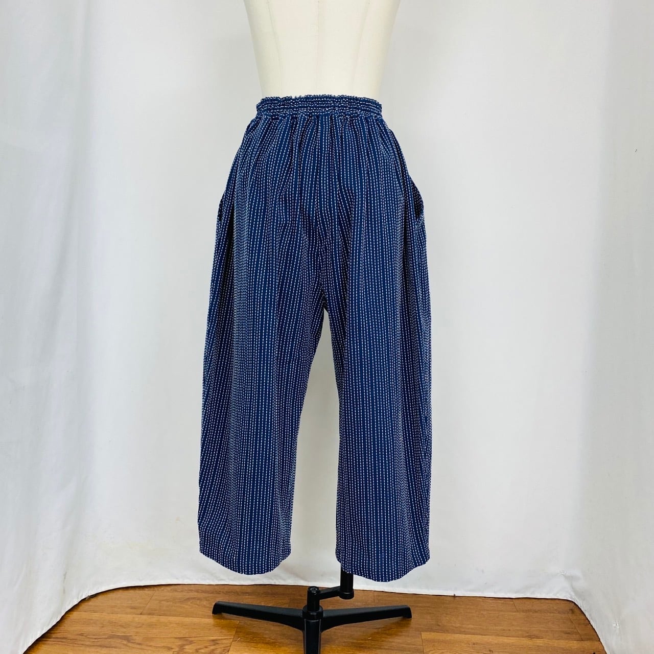 235043 ストレスフリーパンツ ショート丈 2カラー 安曇野木綿 刺し子