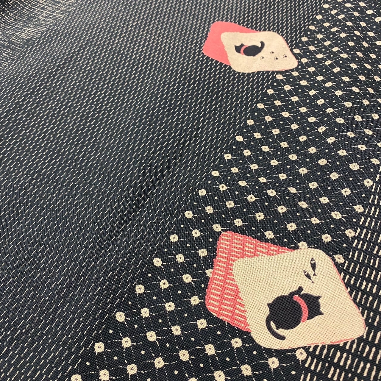 2220933 前ファスナーの裾切替えバルーンワンピース 2カラー 安曇野染め ねむり猫