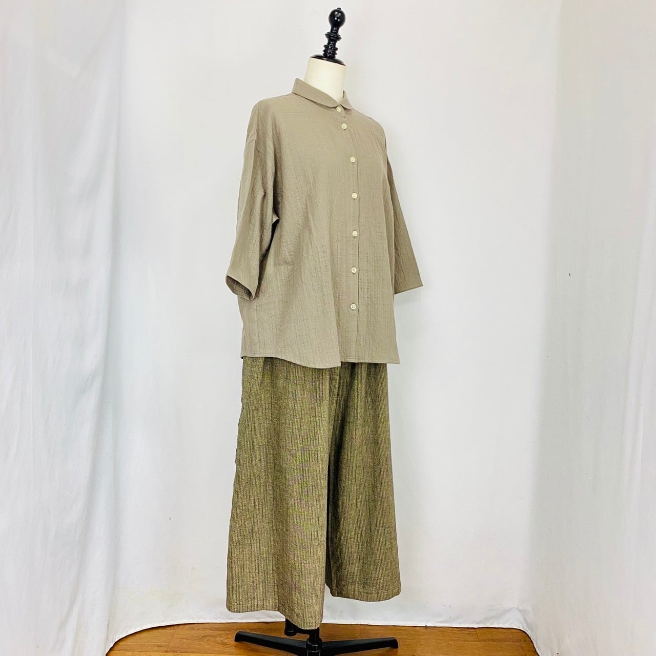 SU19102 丸襟ゆったりブラウス 遠州織物 逆スラブうすで