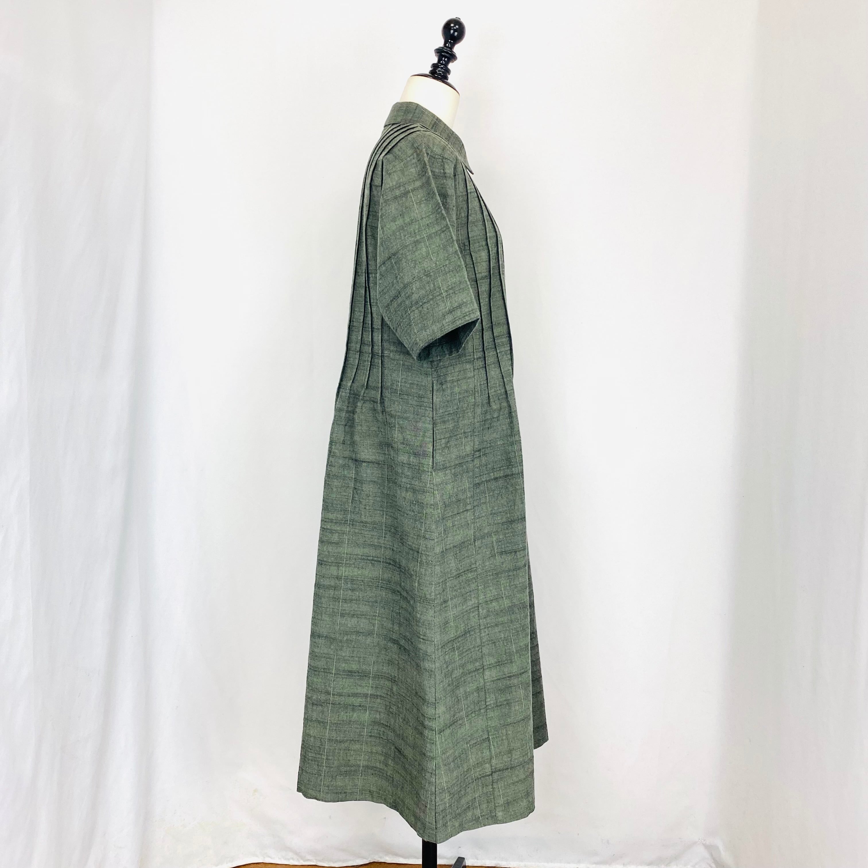 252071 ピンタックのワンピース 半袖 3カラー 遠州織物 厚手ストライプ