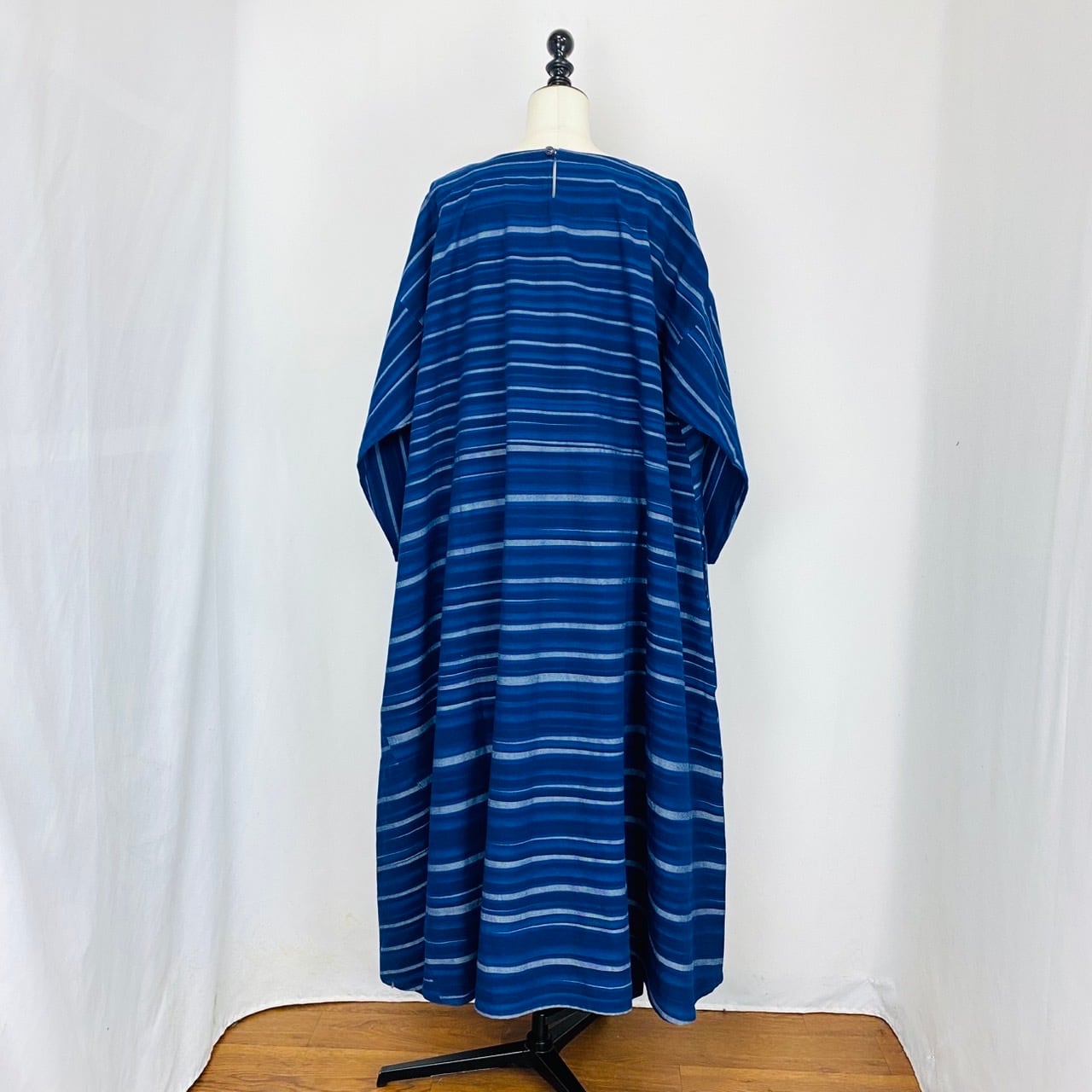 232056 ロングフレアーワンピース 遠州藍染め織 よこ絣