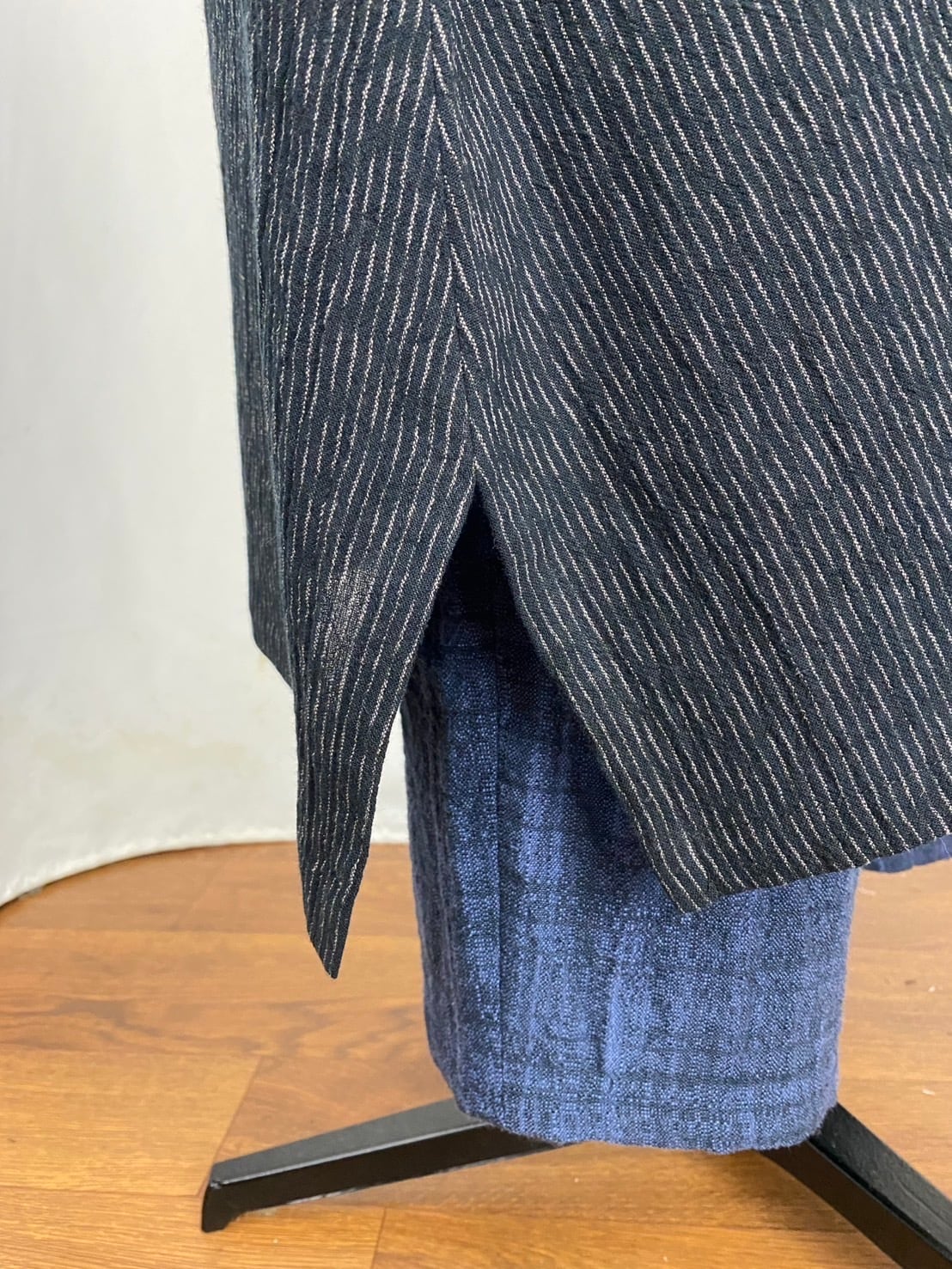 212031 Vネックの台形ワンピース 2カラー 遠州織物 みじん絣楊柳