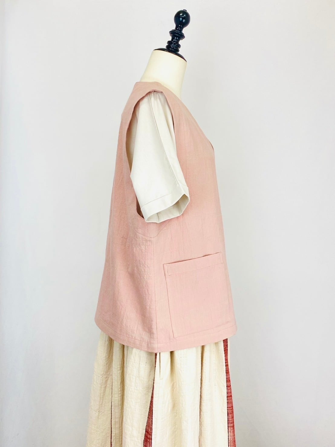 254021   ポケット付きベスト　3カラー　遠州織物　うすで逆スラブ