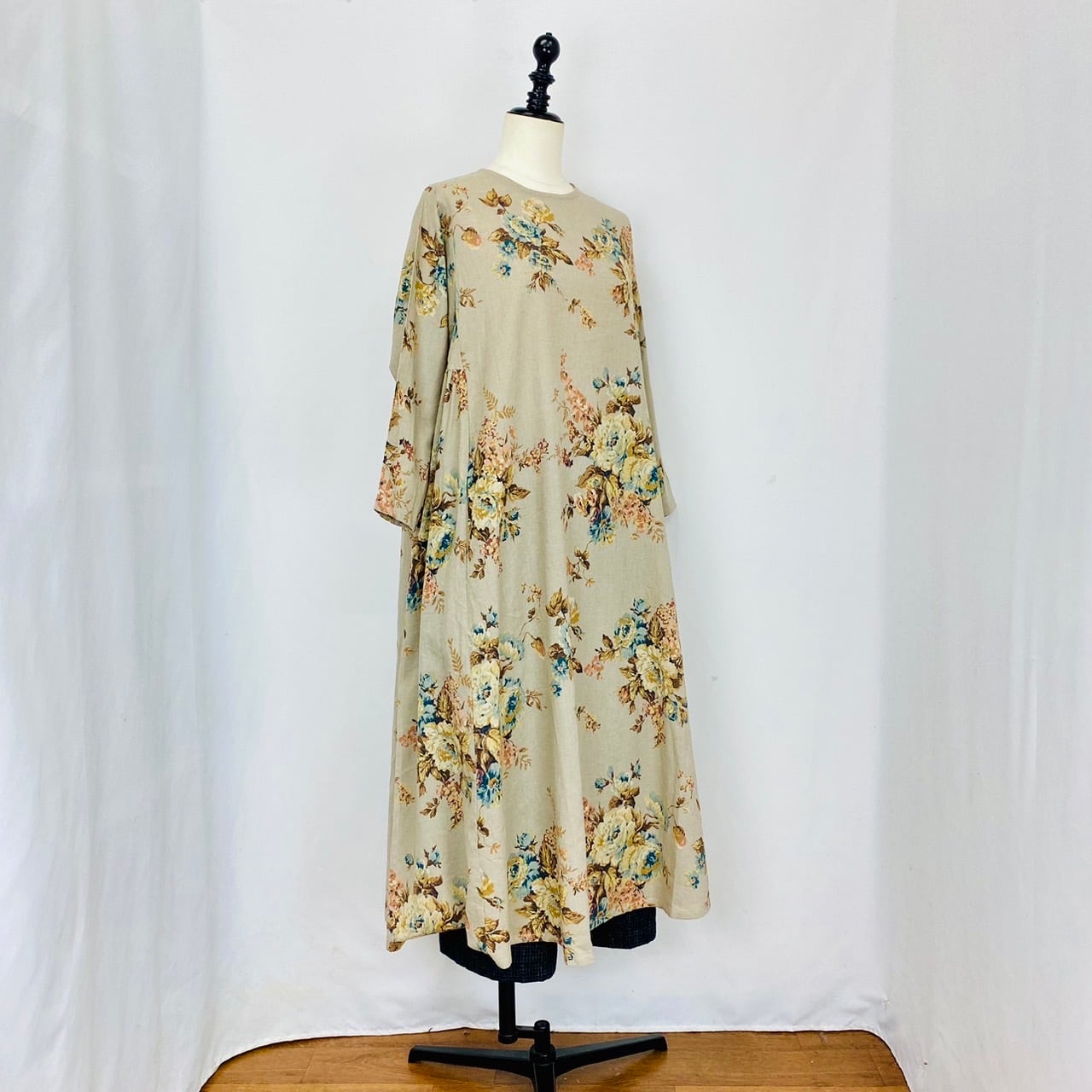 242014  サイドギャザーワンピース　2カラー　コットンリネン花柄