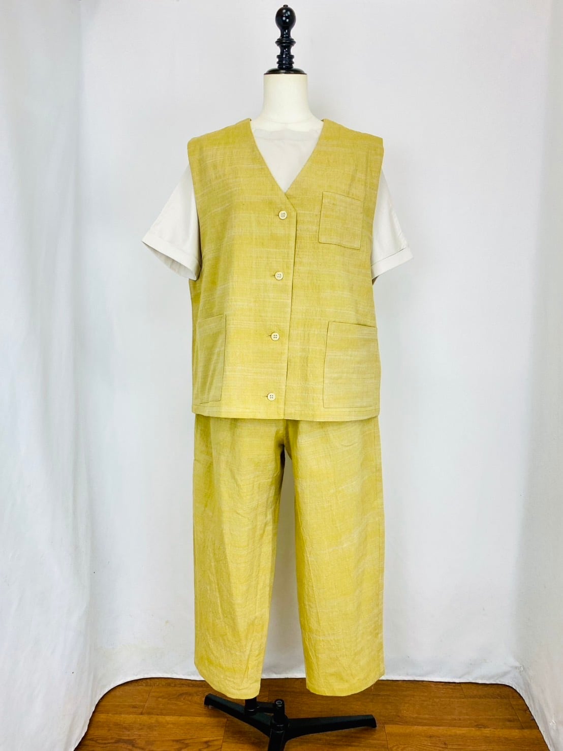 254021   ポケット付きベスト　3カラー　遠州織物　うすで逆スラブ