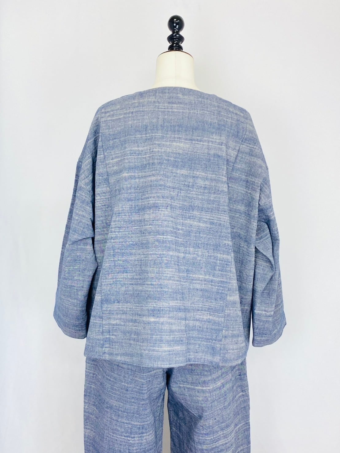 251021　ノーカラーショートジャケット　3カラー　遠州織物　うすでシャンブレー