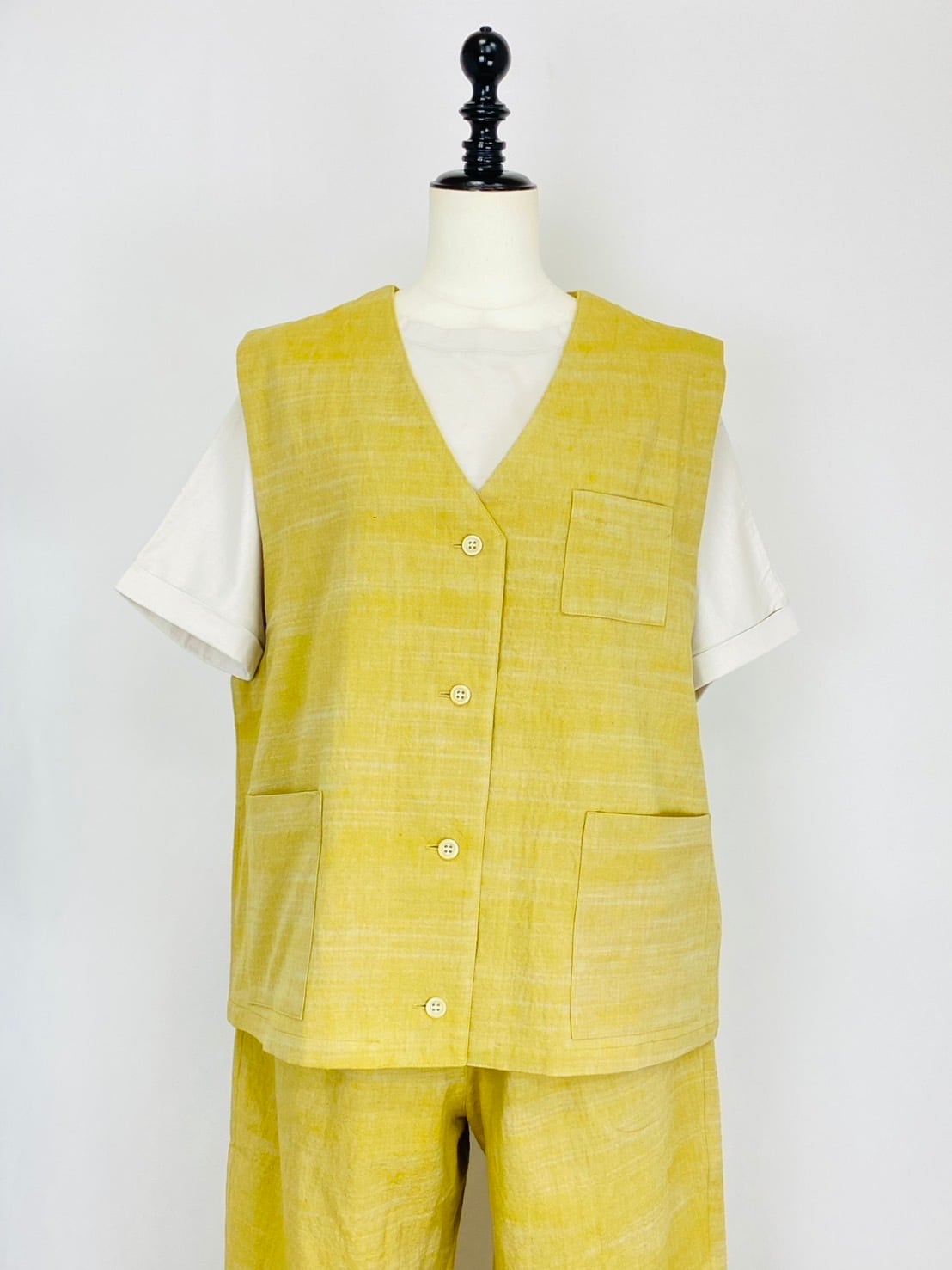 254021   ポケット付きベスト　3カラー　遠州織物　うすで逆スラブ