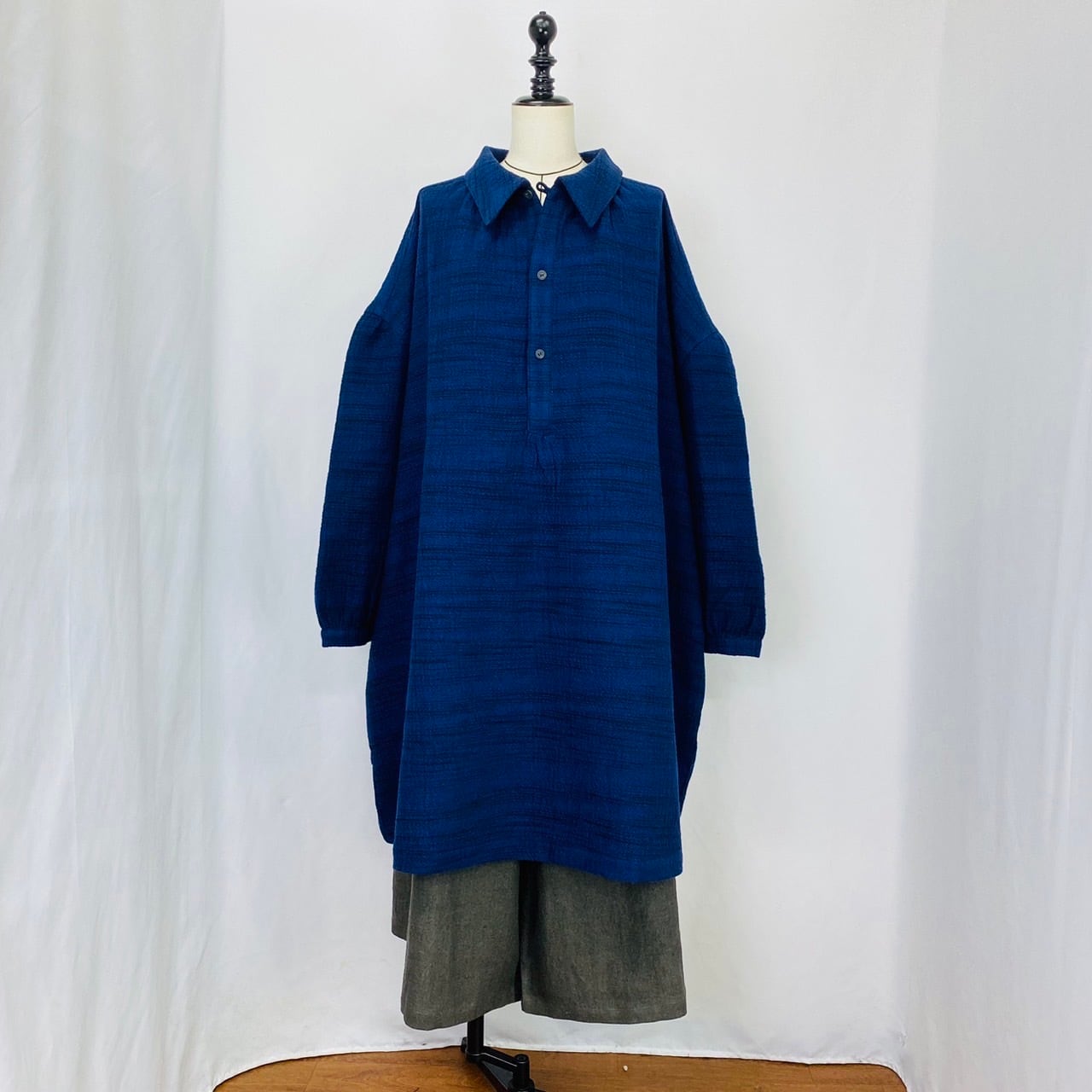 2320622　前立て開きビッグシャツワンピース　遠州織り　逆スラブ二重織