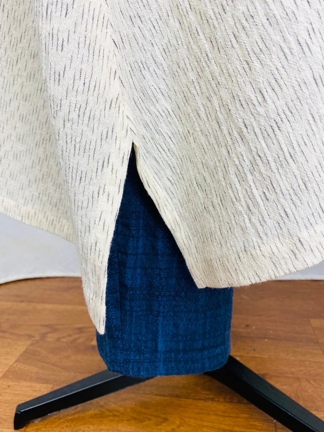 212031   Vネックの台形ワンピース　2カラー　遠州織物　みじん絣楊柳