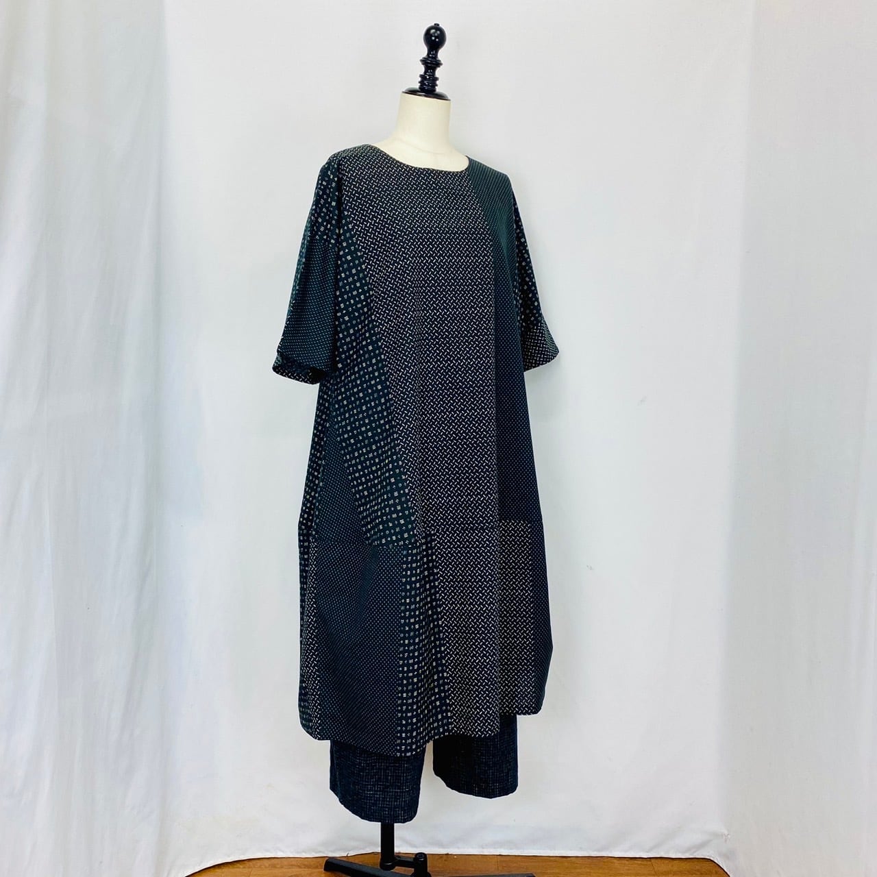 2320133   切替えビッグワンピース　2カラー　安曇野染絣　タテボーダー