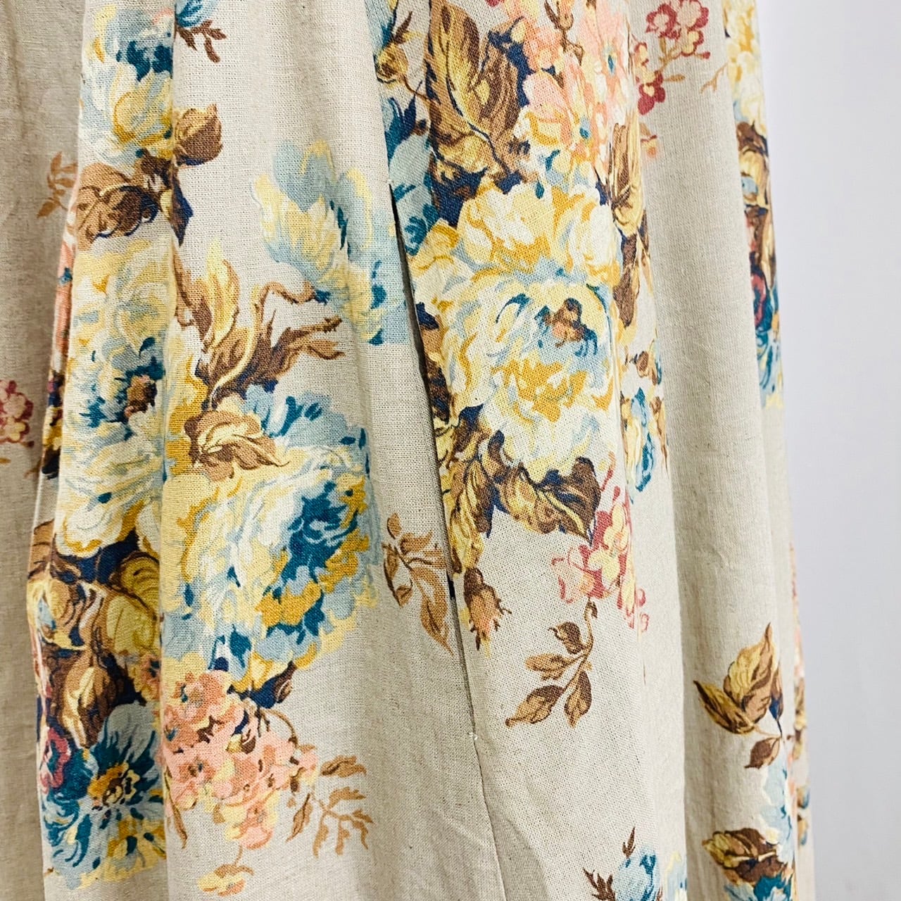 242014  サイドギャザーワンピース　2カラー　コットンリネン花柄