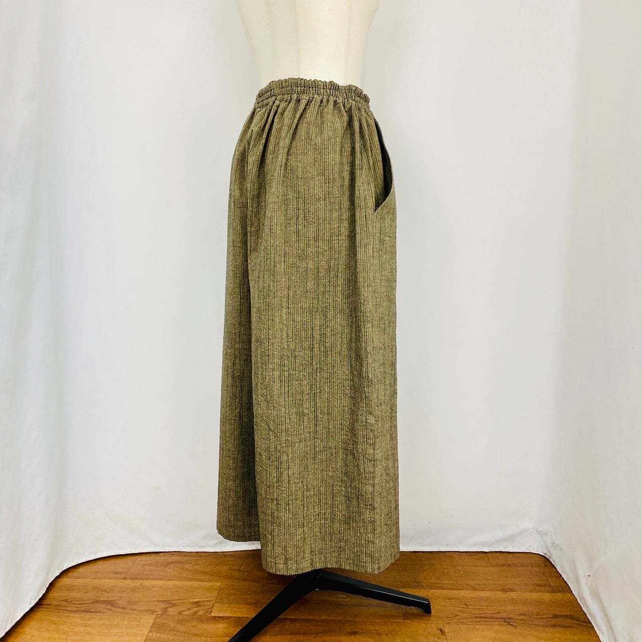 245010　ストレスフリーワイドパンツ（短丈）2カラー　遠州織り　逆スラブストライプ　うすで