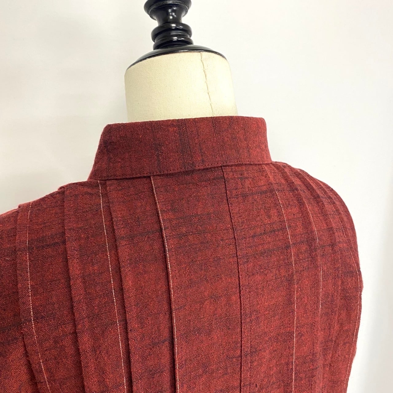 252071   ピンタックのワンピース　半袖　3カラー　遠州織物　厚手ストライプ