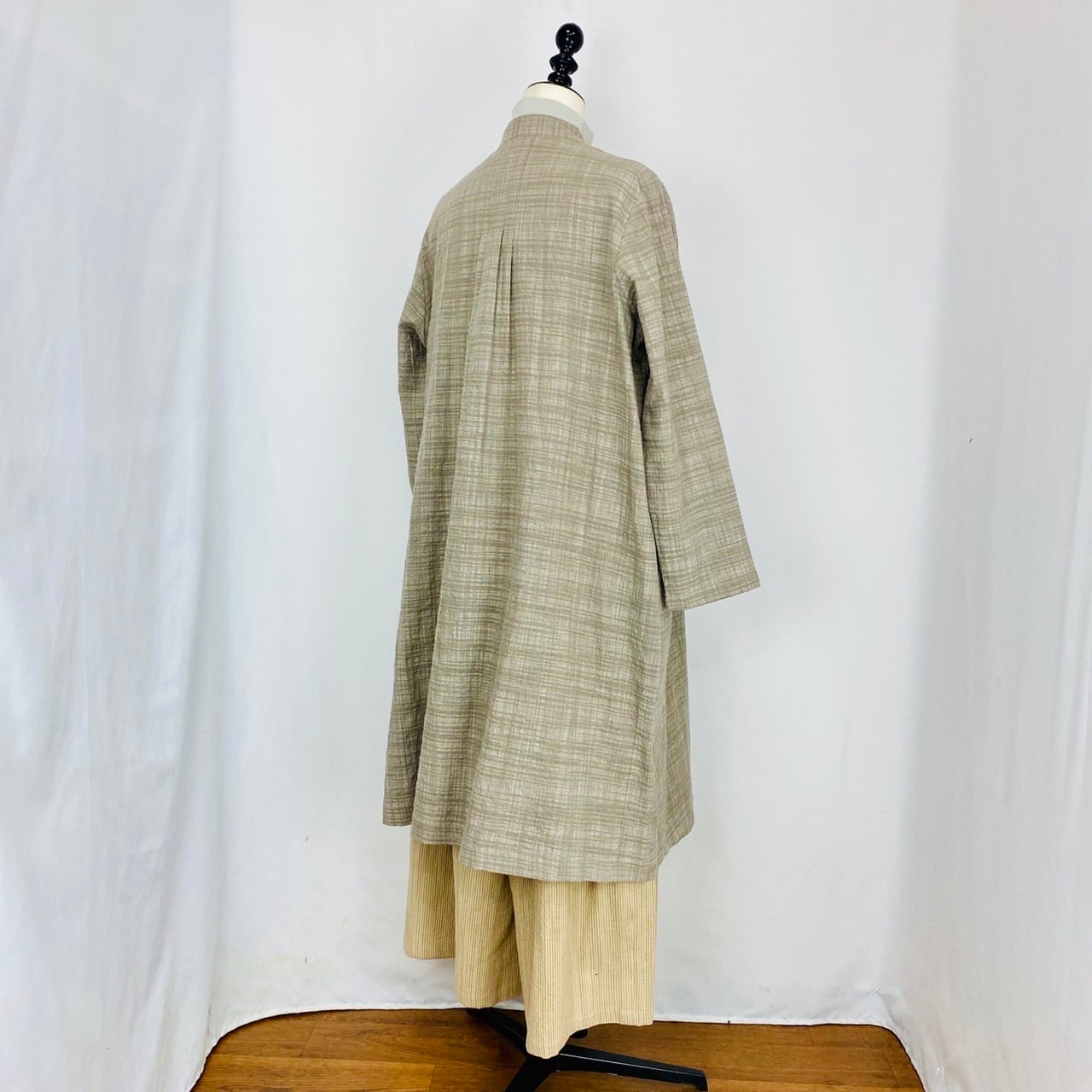 251011　タックのコート　2カラー　遠州織物　うすで逆スラブ