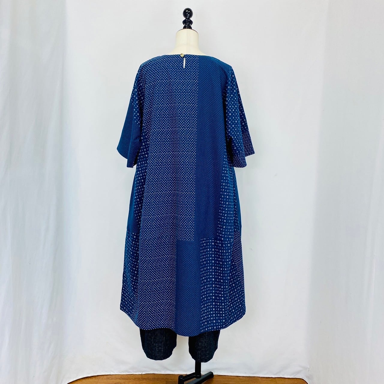 2320133   切替えビッグワンピース　2カラー　安曇野染絣　タテボーダー