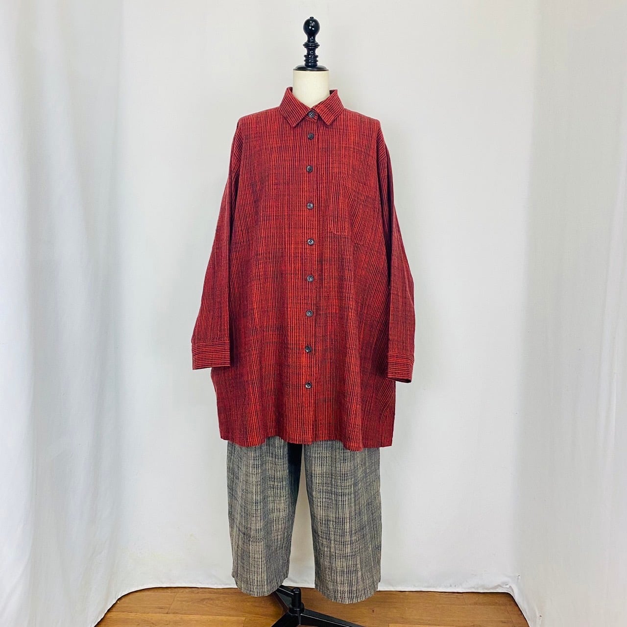 243051　後ろヨークギャザーのビッグブラウス　遠州織物　逆スラブストライプ・無地