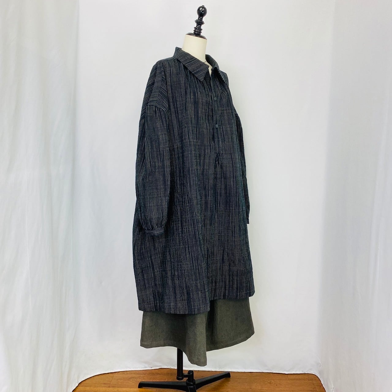 232062　前立て開きビッグシャツワンピース　遠州織り　逆スラブ