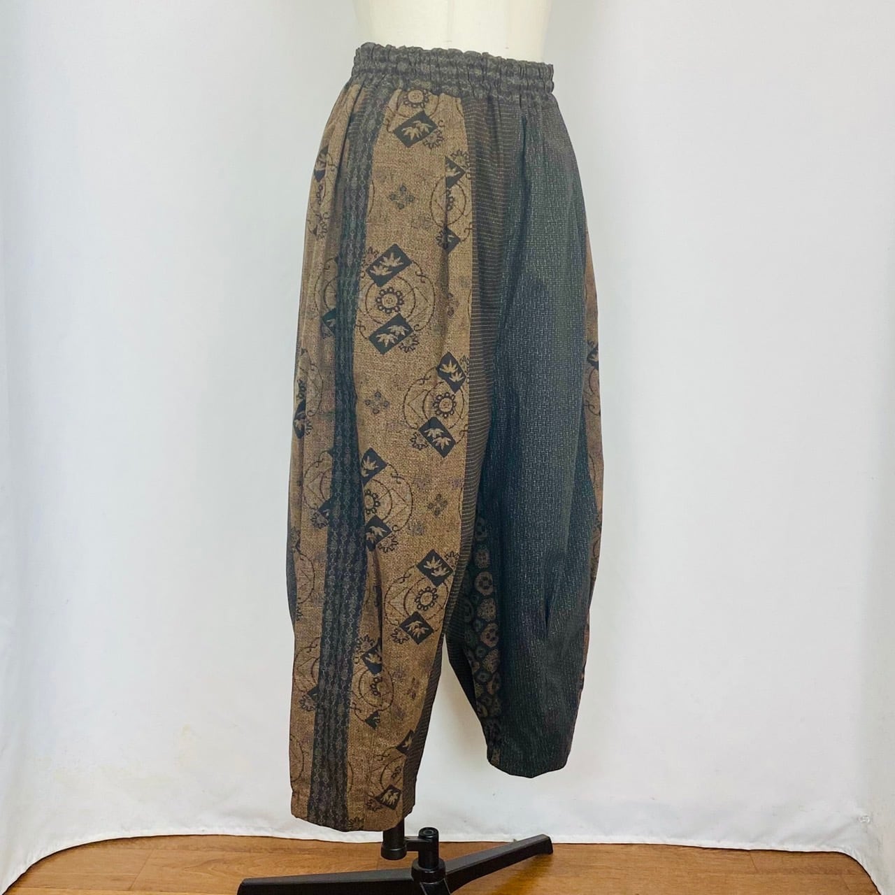 225043   ゆったりタックパンツ　4カラー　安曇野染絣　大島紬柄