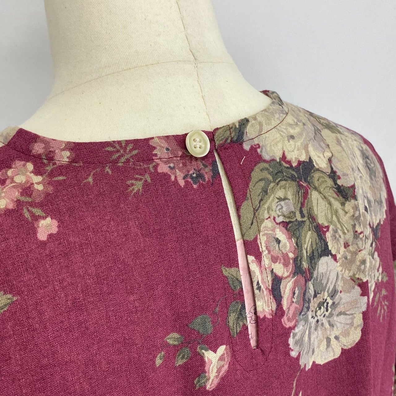 242014  サイドギャザーワンピース　2カラー　コットンリネン花柄