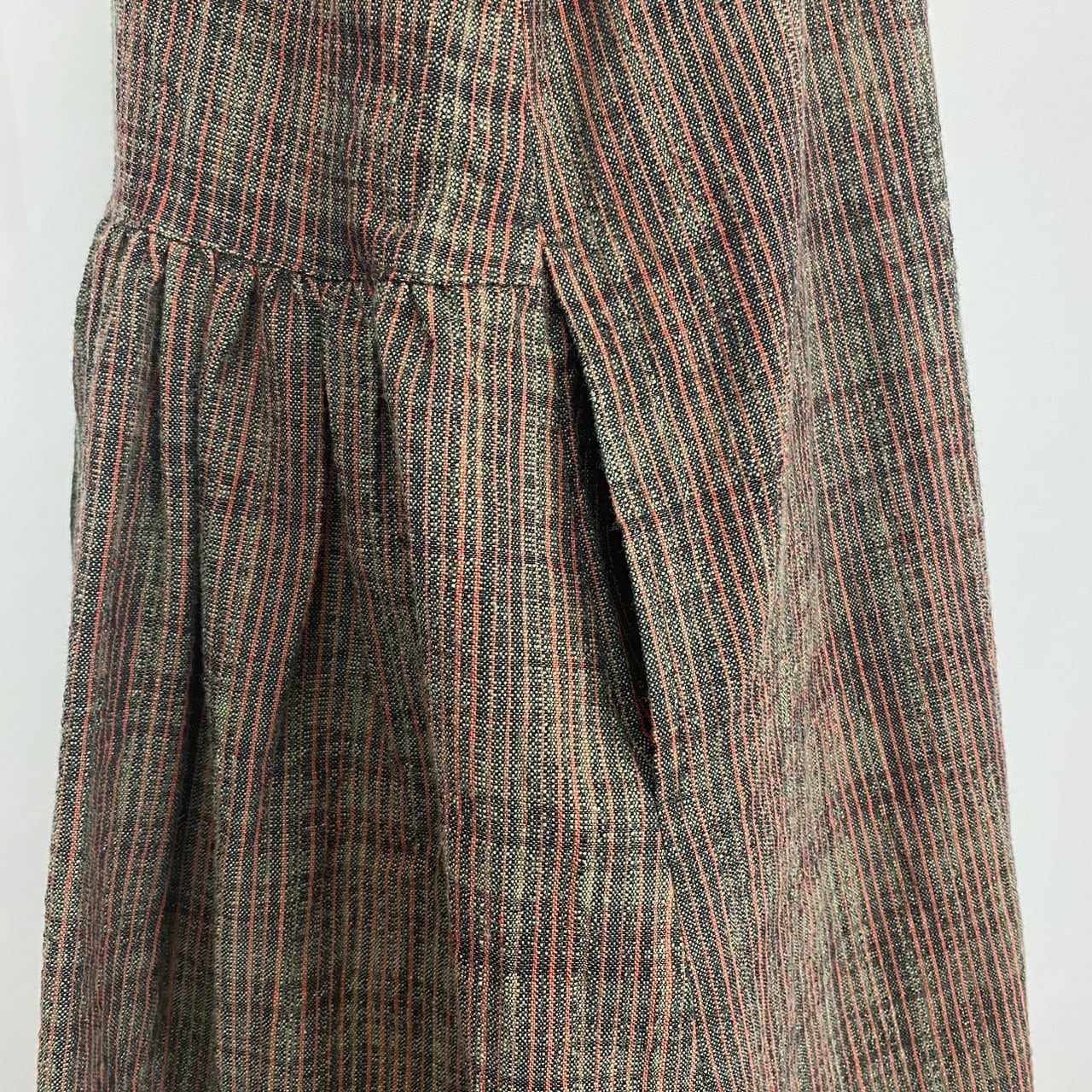 【特別企画デザイン】クルミ釦タックワークフレアーワンピース　3カラー　遠州織り　逆スラブ