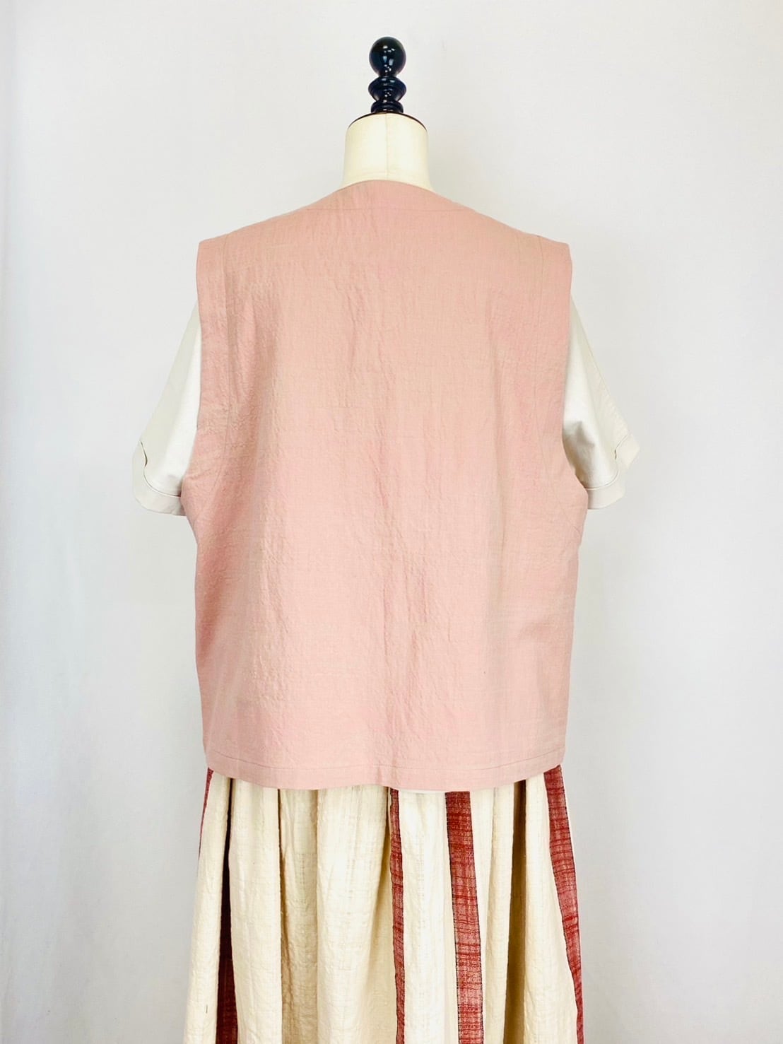 254021   ポケット付きベスト　3カラー　遠州織物　うすで逆スラブ