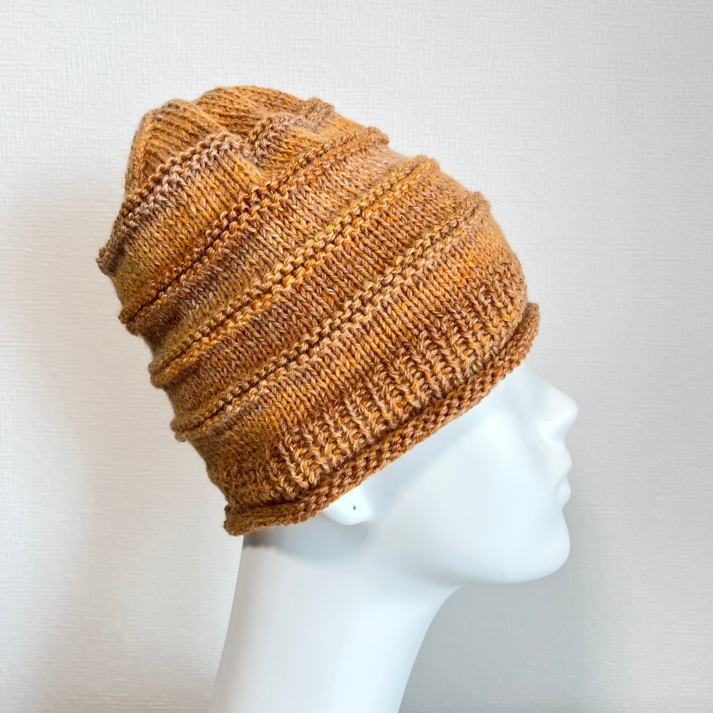 ＜受注生産＞【手編み】ウール100%  グラデーションカラーの帽子　6カラー　室内帽子　お出かけ帽子　天然素材　棒針編み