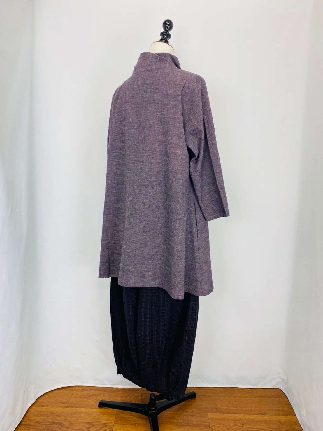 252101  ひねり襟のチュニック　遠州織物　先染め楊柳